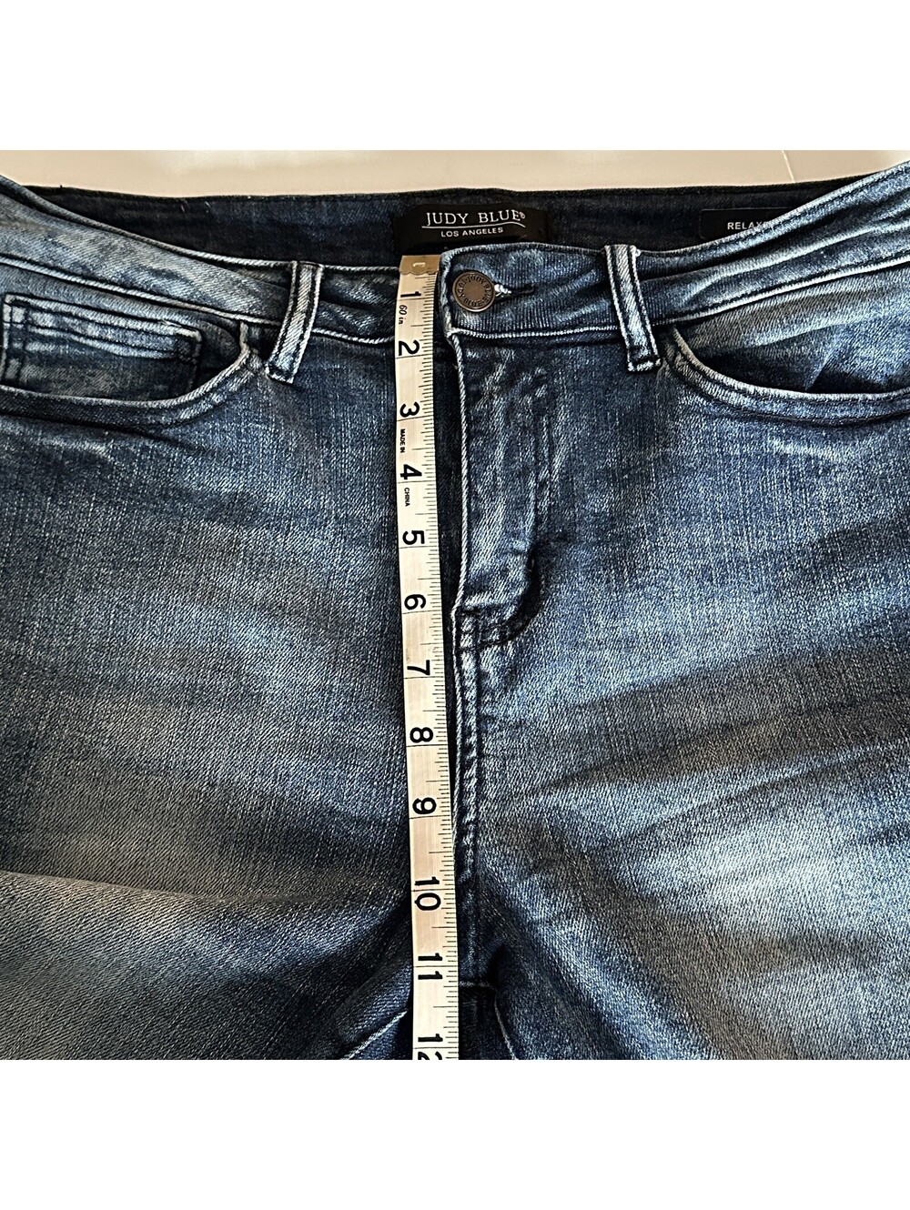 Judy Blue Women’s 9/29 Relaxed Fit Jeans Distressed Raw Hem High Rise Med Wash - Picture 9 of 12
